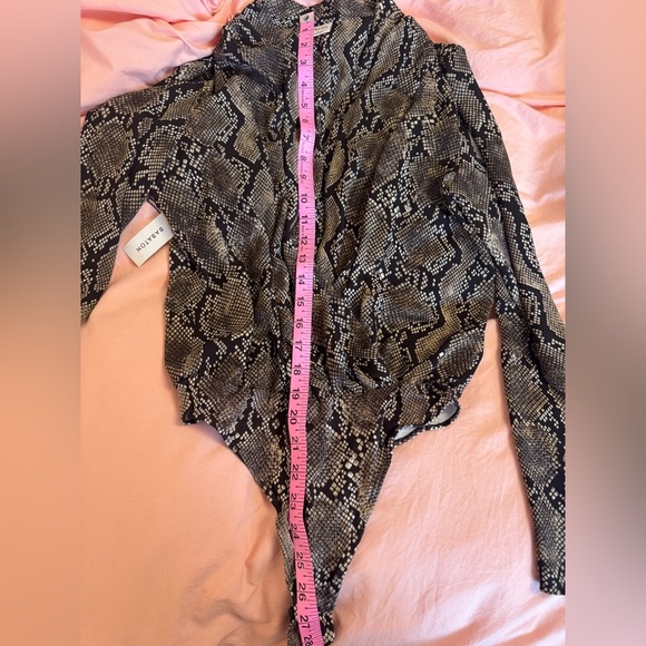 Aritzia Babaton Ambrose Snakeskin Print Bodysuit - Women’s Small NWT - Picture 14 of 14